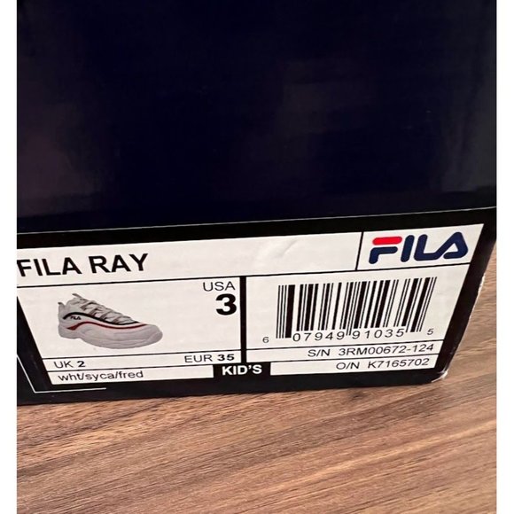 Kids' Fila Ray Leather Casual Sneakers - Picture 10 of 13